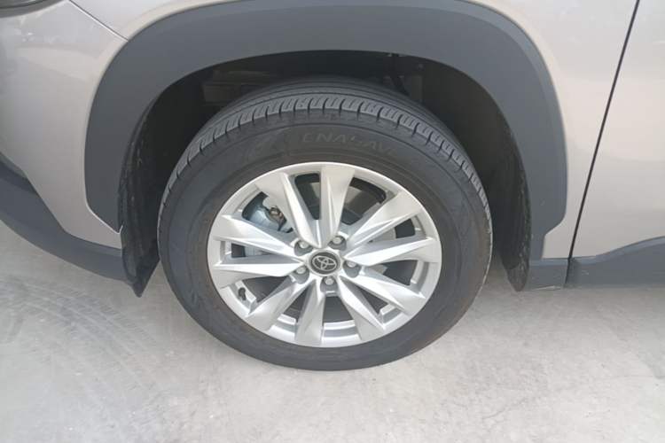 Used Toyota Corolla Cross 2024 2.0L Smart Electric Hybrid Dual-Engine Pioneer Edition Left Front Wheel Hub