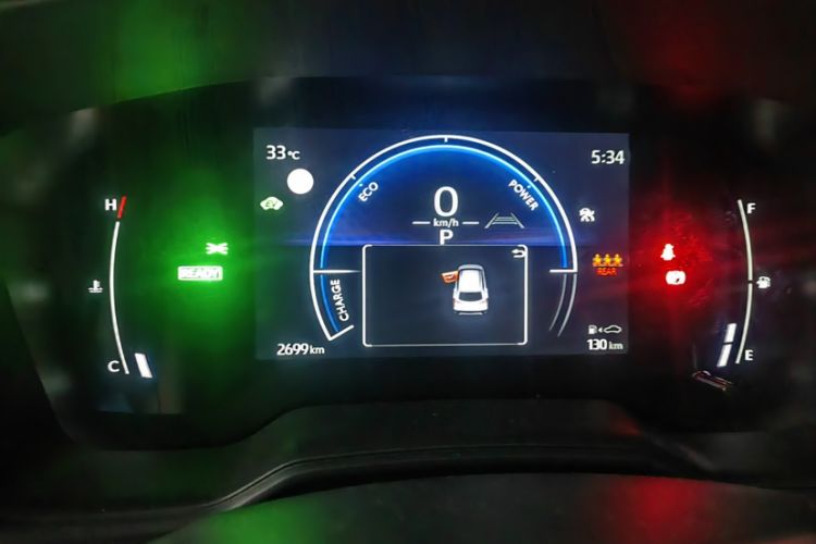 Used Toyota Corolla Cross 2024 2.0L Smart Electric Hybrid Dual-Engine Elite Edition Odometer Close Up