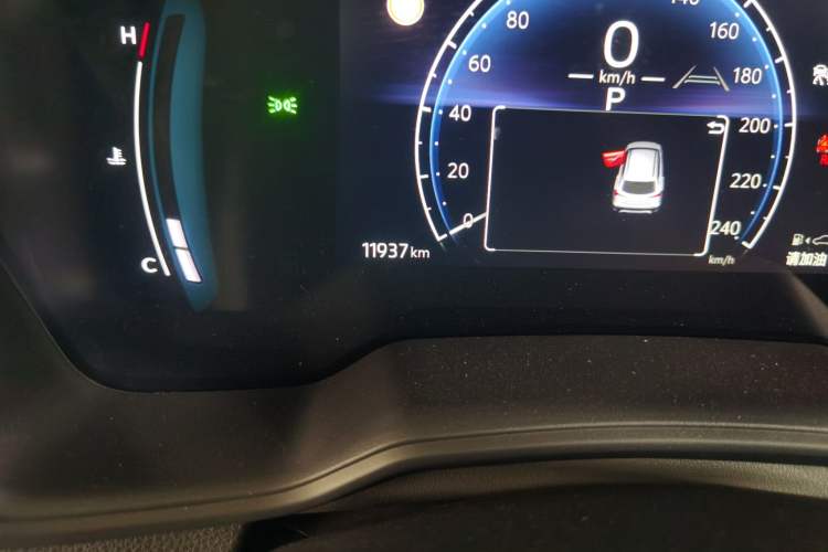Used Toyota Corolla Cross 2024 2.0L Pioneer Edition Odometer Close Up