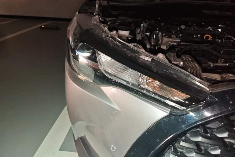 Used Toyota Corolla Cross 2024 2.0L Pioneer Edition Right Front Headlight