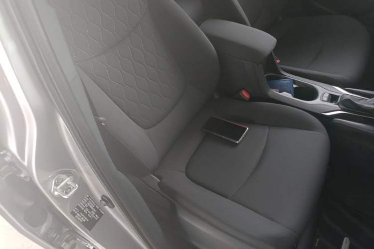 Used Toyota Corolla Cross 2024 2.0L Smart Electric Hybrid Dual-Engine Pioneer Edition Right Front Seat