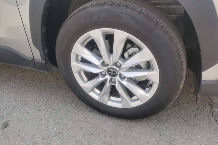 Used Toyota Corolla Cross 2024 2.0L Pioneer Edition Right Front Wheel Hub