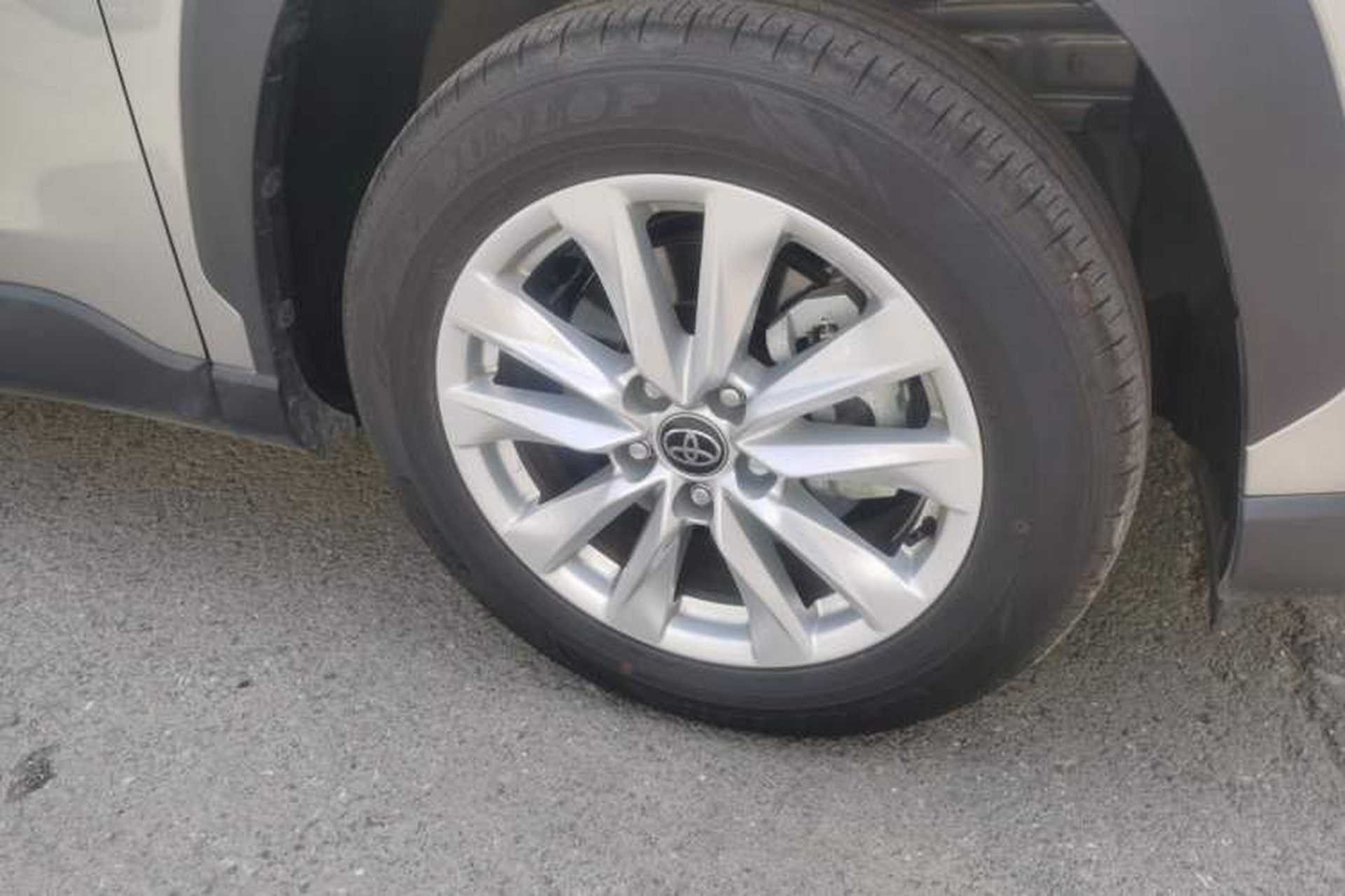 Used Toyota Corolla Cross 2024 2.0L Pioneer Edition Right Front Wheel Hub