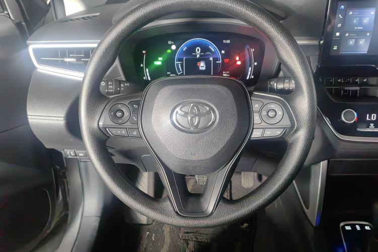 Used Toyota Corolla Cross 2024 2.0L Smart Electric Hybrid Dual-Engine Elite Edition Steering Wheel