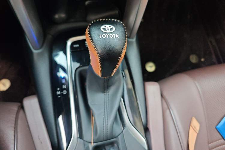 Used Toyota Corolla Cross 2024 2.0L Pioneer Edition Gear Lever