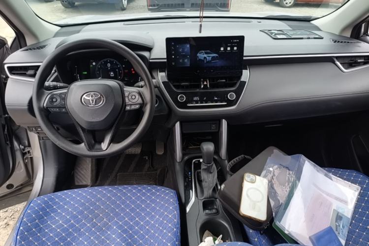 Used Toyota Corolla Cross 2024 2.0L Smart Electric Hybrid Dual-Engine Pioneer Edition Center Console