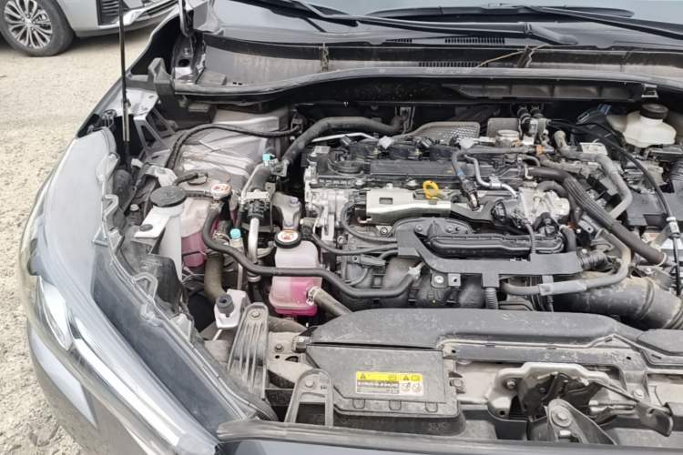 Used Toyota Corolla Cross 2024 2.0L Smart Electric Hybrid Dual-Engine Pioneer Edition Engine Bay Right