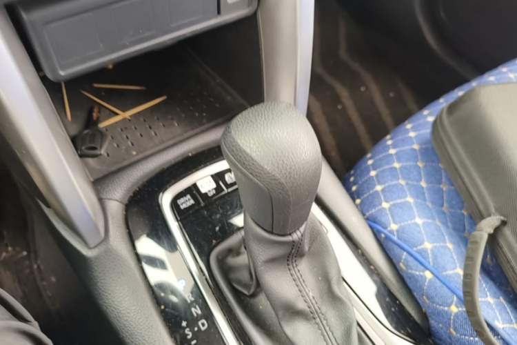 Used Toyota Corolla Cross 2024 2.0L Smart Electric Hybrid Dual-Engine Pioneer Edition Gear Lever