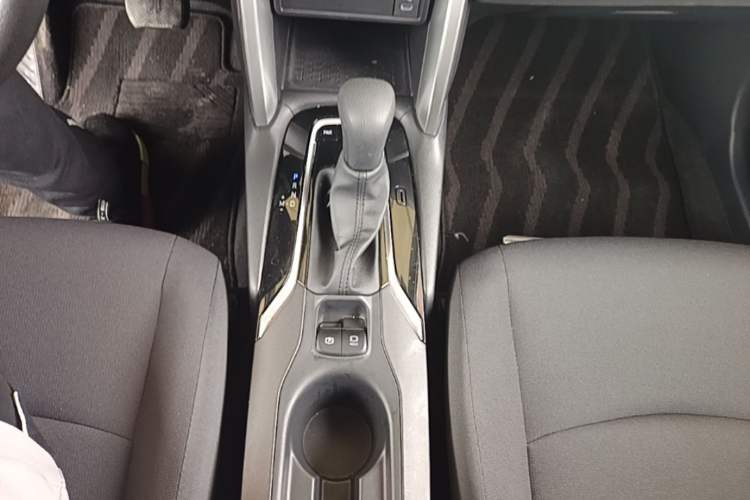 Used Toyota Corolla Cross 2024 2.0L Pioneer Edition Gear Lever