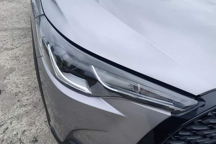 Used Toyota Corolla Cross 2024 2.0L Smart Electric Hybrid Dual-Engine Pioneer Edition Right Front Headlight