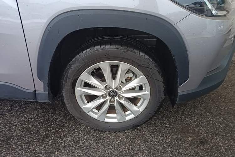 Used Toyota Corolla Cross 2024 2.0L Pioneer Edition Right Front Wheel Hub