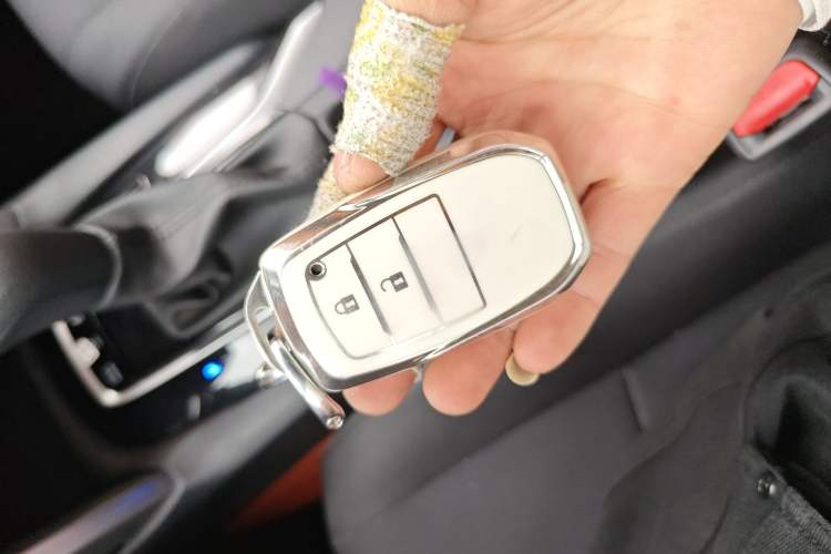 Used Toyota Corolla Cross 2024 2.0L Smart Electric Hybrid Dual-Engine Elite Edition Interior 1