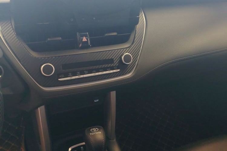 Used Toyota Corolla Cross 2024 2.0L Elite Edition Audio And AC Panel