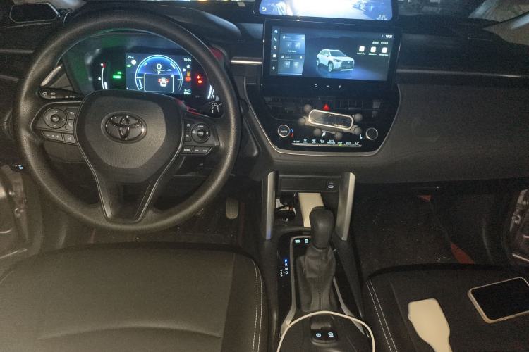 Used Toyota Corolla Cross 2024 2.0L Smart Electric Hybrid Dual-Engine Pioneer Edition Center Console