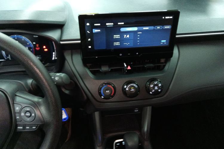 Used Toyota Corolla Cross 2024 2.0L Pioneer Edition Center Console