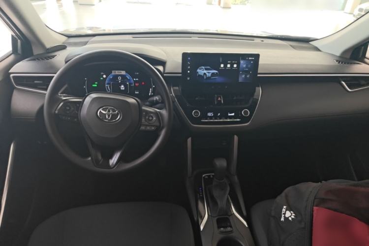 Used Toyota Corolla Cross 2024 2.0L Smart Electric Hybrid Dual-Engine Pioneer Edition Center Console
