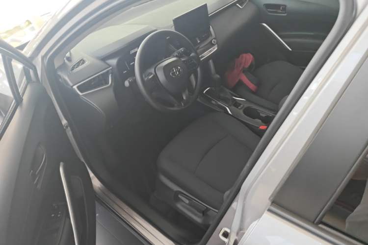 Used Toyota Corolla Cross 2024 2.0L Smart Electric Hybrid Dual-Engine Pioneer Edition Driver Seat