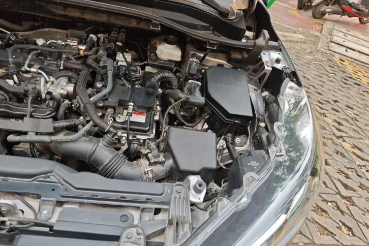 Used Toyota Corolla Cross 2024 2.0L Smart Electric Hybrid Dual-Engine Pioneer Edition Engine Bay Left