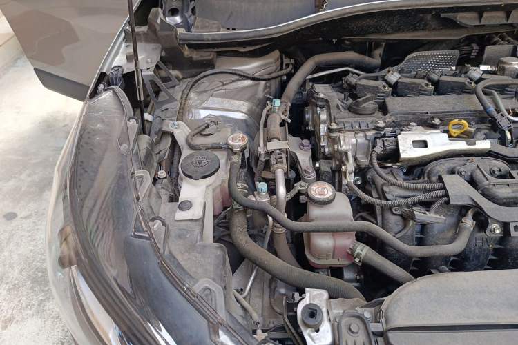 Used Toyota Corolla Cross 2024 2.0L Smart Electric Hybrid Dual-Engine Pioneer Edition Engine Bay Right