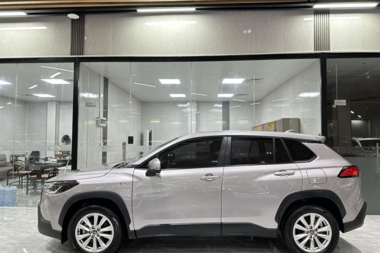 Used Toyota Corolla Cross 2024 2.0L Smart Electric Hybrid Dual-Engine Pioneer Edition Exterior 3
