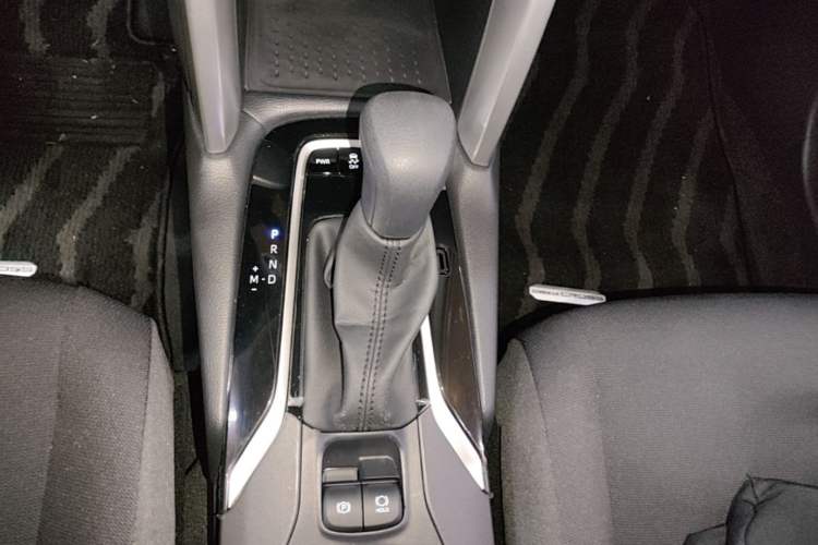 Used Toyota Corolla Cross 2024 2.0L Elite Edition Gear Lever