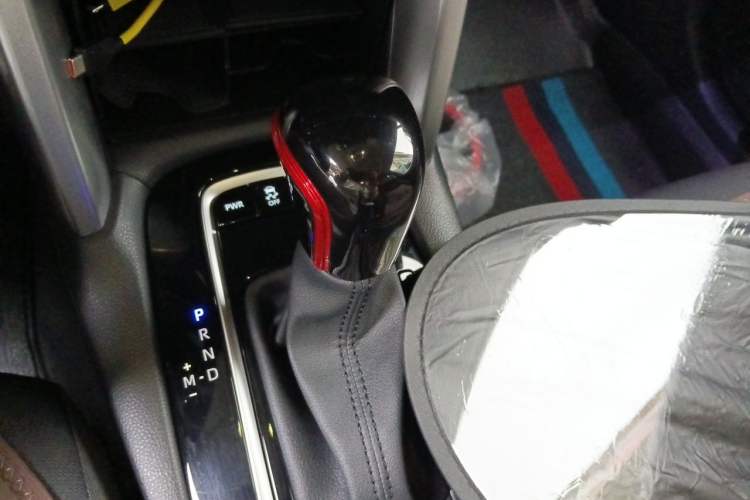 Used Toyota Corolla Cross 2024 2.0L Elite Edition Gear Lever