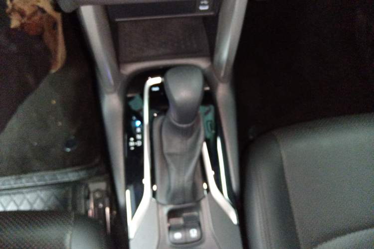 Used Toyota Corolla Cross 2024 2.0L Pioneer Edition Gear Lever