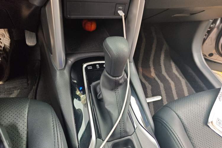 Used Toyota Corolla Cross 2024 2.0L Smart Electric Hybrid Dual-Engine Pioneer Edition Gear Lever