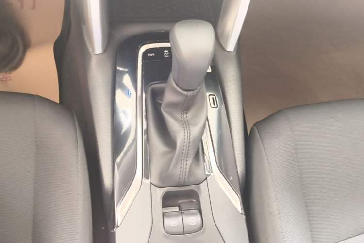 Used Toyota Corolla Cross 2024 2.0L Pioneer Edition Gear Lever