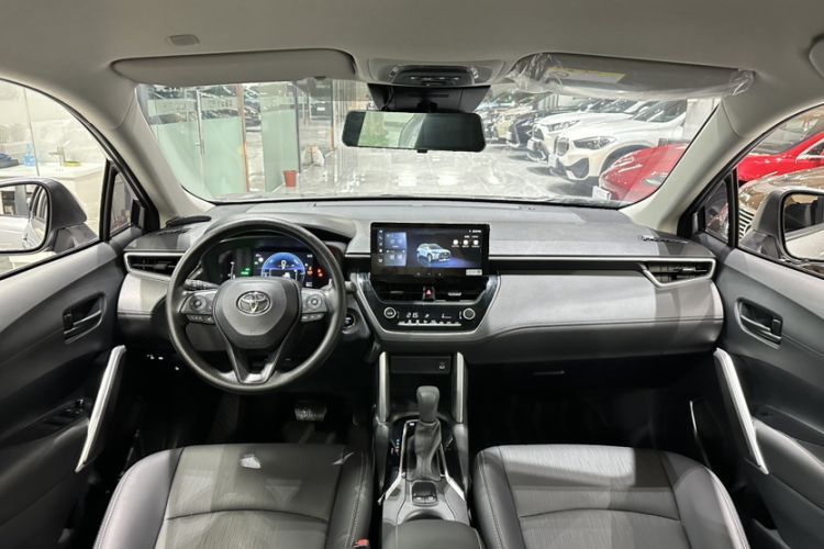 Used Toyota Corolla Cross 2024 2.0L Smart Electric Hybrid Dual-Engine Pioneer Edition Interior 1