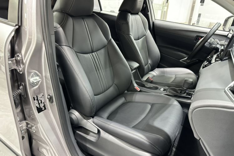 Used Toyota Corolla Cross 2024 2.0L Smart Electric Hybrid Dual-Engine Pioneer Edition Interior 12