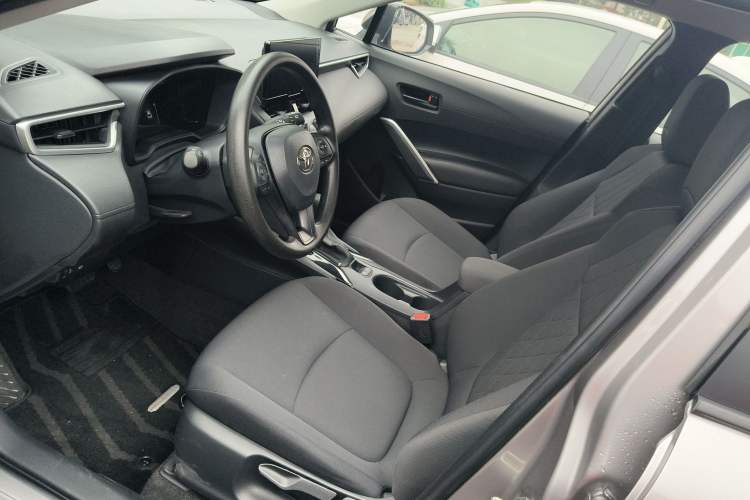Used Toyota Corolla Cross 2024 2.0L Pioneer Edition Interior 2