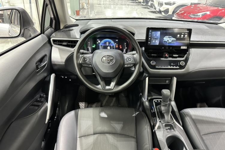 Used Toyota Corolla Cross 2024 2.0L Smart Electric Hybrid Dual-Engine Pioneer Edition Interior 2