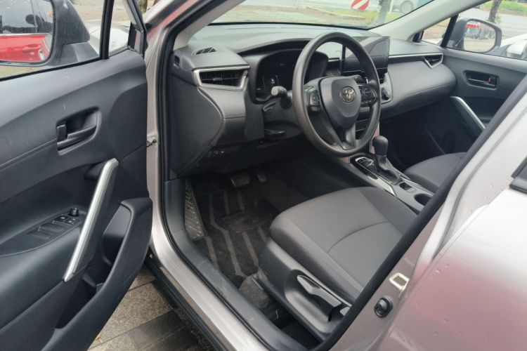 Used Toyota Corolla Cross 2024 2.0L Pioneer Edition Interior 3