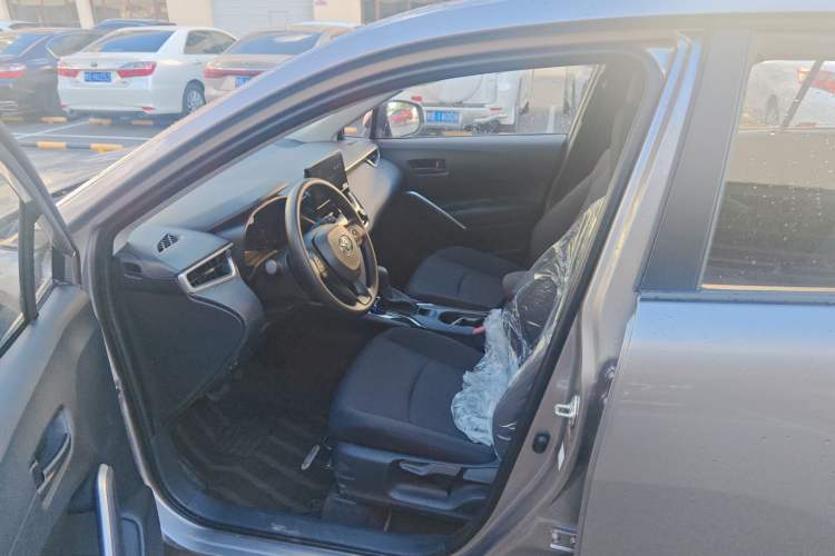 Used Toyota Corolla Cross 2024 2.0L Elite Edition Interior 3