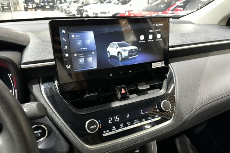 Used Toyota Corolla Cross 2024 2.0L Smart Electric Hybrid Dual-Engine Pioneer Edition Interior 3