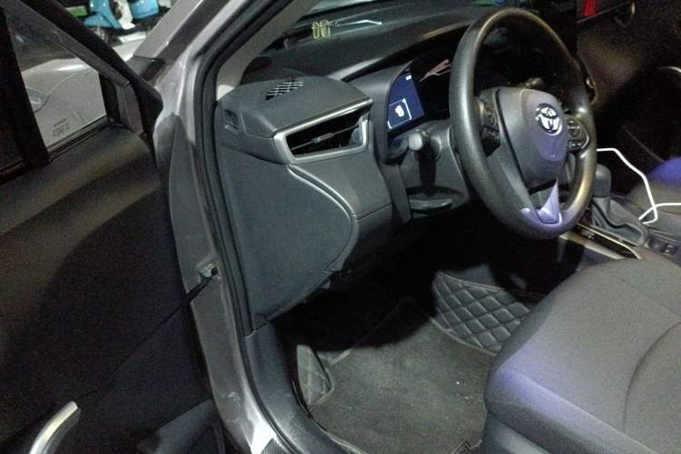 Used Toyota Corolla Cross 2024 2.0L Elite Edition Interior 3