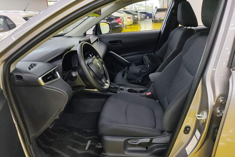 Used Toyota Corolla Cross 2024 2.0L Elite Edition Left Front Seat