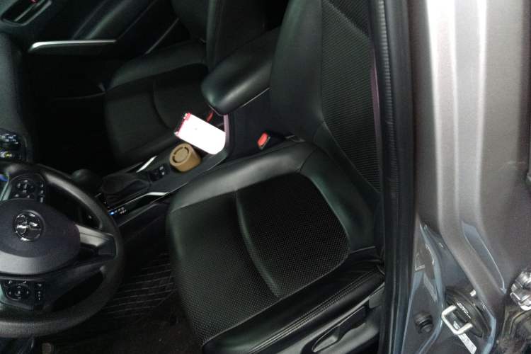 Used Toyota Corolla Cross 2024 2.0L Pioneer Edition Left Front Seat