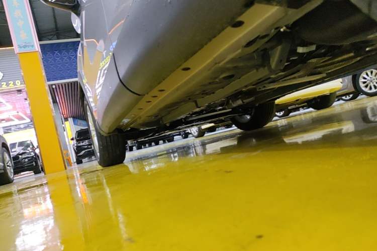 Used Toyota Corolla Cross 2024 2.0L Elite Edition Left Side Sill
