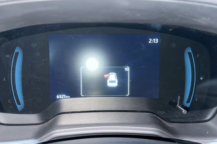 Used Toyota Corolla Cross 2024 2.0L Smart Electric Hybrid Dual-Engine Pioneer Edition Odometer Close Up
