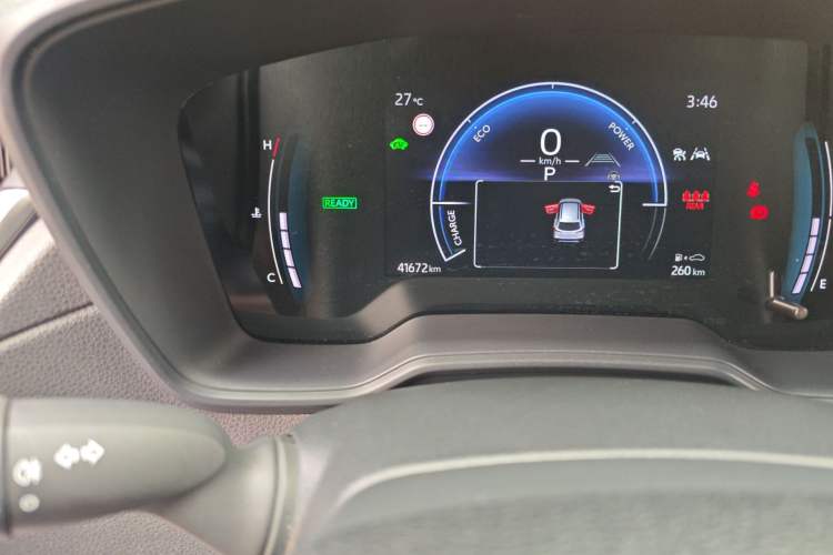 Used Toyota Corolla Cross 2024 2.0L Smart Electric Hybrid Dual-Engine Pioneer Edition Odometer Close Up