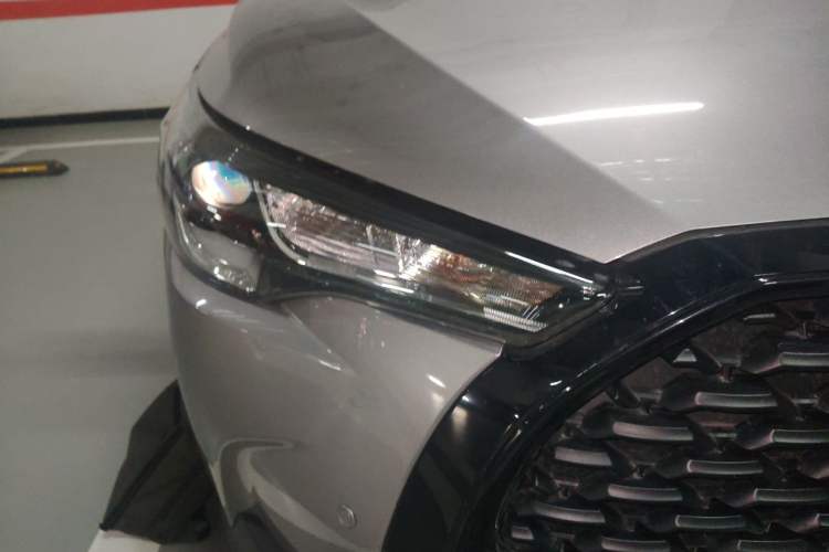 Used Toyota Corolla Cross 2024 2.0L Pioneer Edition Right Front Headlight