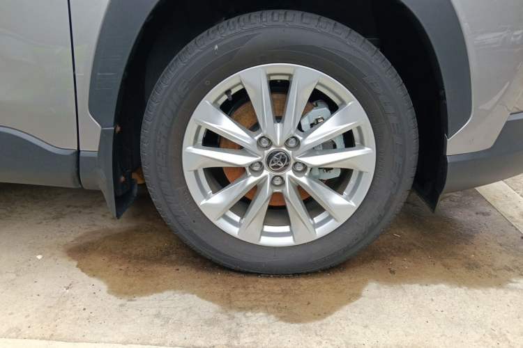 Used Toyota Corolla Cross 2024 2.0L Elite Edition Right Front Wheel Hub