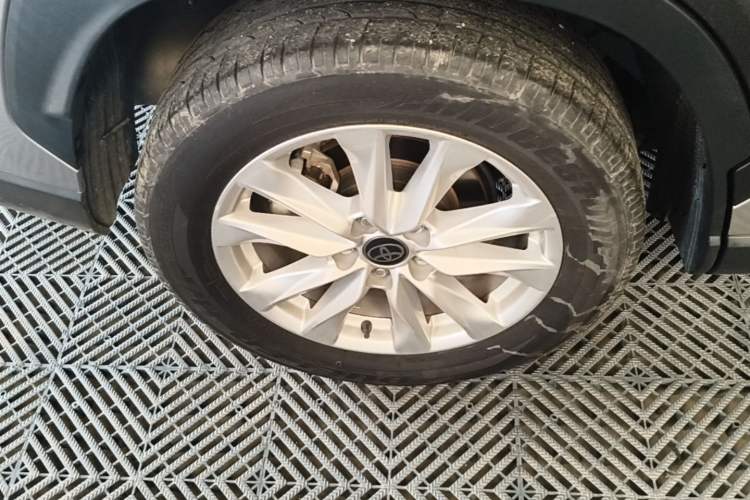Used Toyota Corolla Cross 2024 2.0L Pioneer Edition Right Rear Wheel Hub