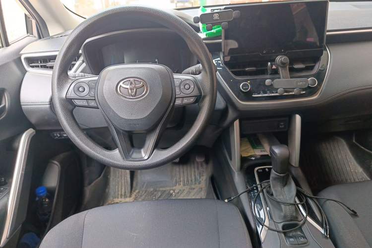 Used Toyota Corolla Cross 2024 2.0L Smart Electric Hybrid Dual-Engine Pioneer Edition Steering Wheel