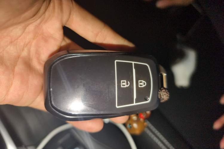 Used Toyota Corolla Cross 2024 2.0L Smart Electric Hybrid Dual-Engine Pioneer Edition Vehicle Key