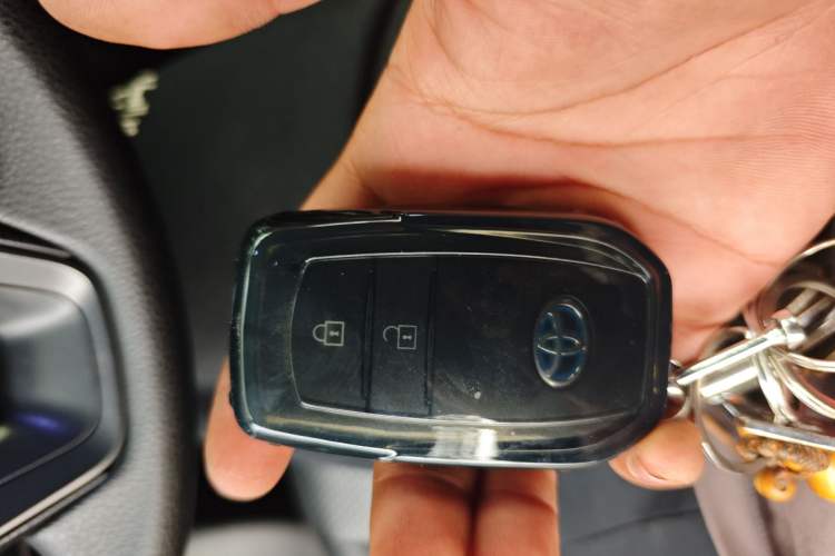 Used Toyota Corolla Cross 2024 2.0L Smart Electric Hybrid Dual-Engine Pioneer Edition Vehicle Key