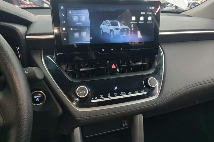 Used Toyota Corolla Cross 2024 2.0L Smart Electric Hybrid Dual-Engine Pioneer Edition Audio And AC Panel