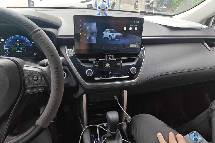 Used Toyota Corolla Cross 2024 2.0L Smart Electric Hybrid Dual-Engine Elite Edition Audio And AC Panel
